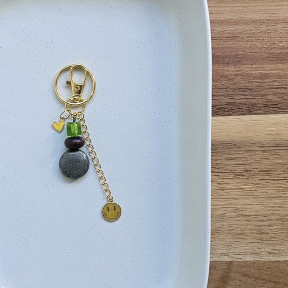 Green Glass, Wood & Metal Beaded Keychain with Gold Heart and Smile Charms - Picture 1 of 7